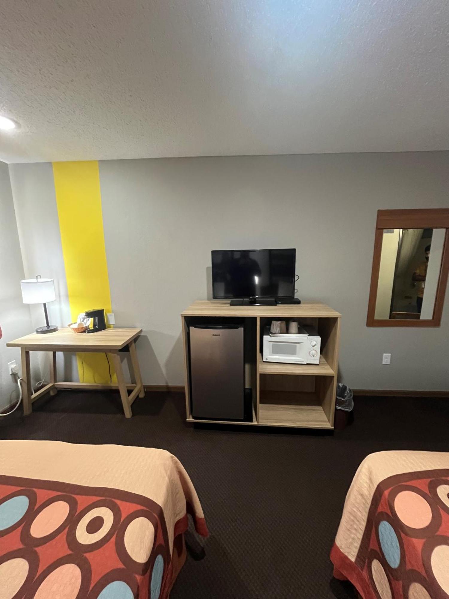 Super 8 By Wyndham Blair Hotel Luaran gambar